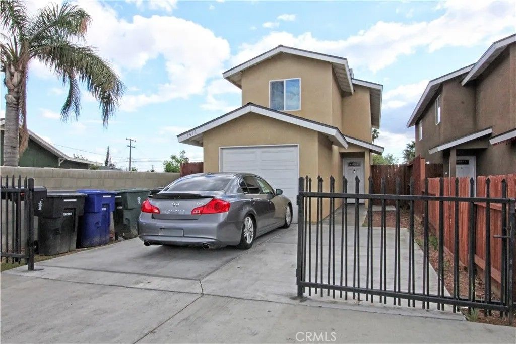 Photo of 1417 Oregon St, Bakersfield, CA 93305 (MLS # NS26081037)