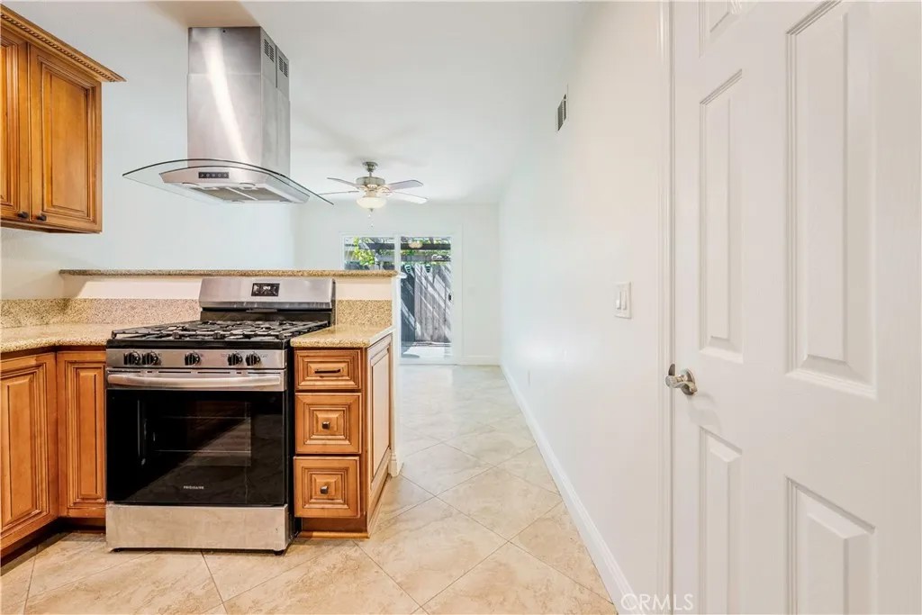 630 S Knott 6