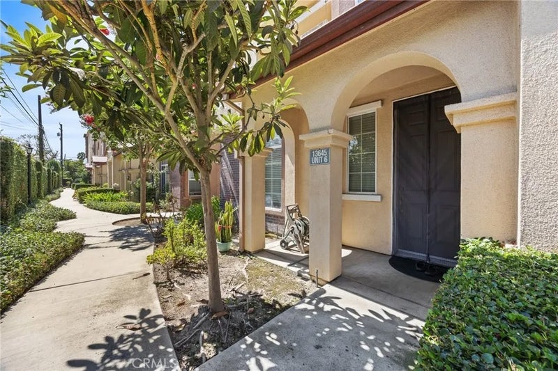 13645 Foster ave 6