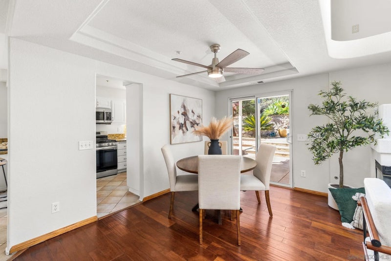 9720 Avenida Colino