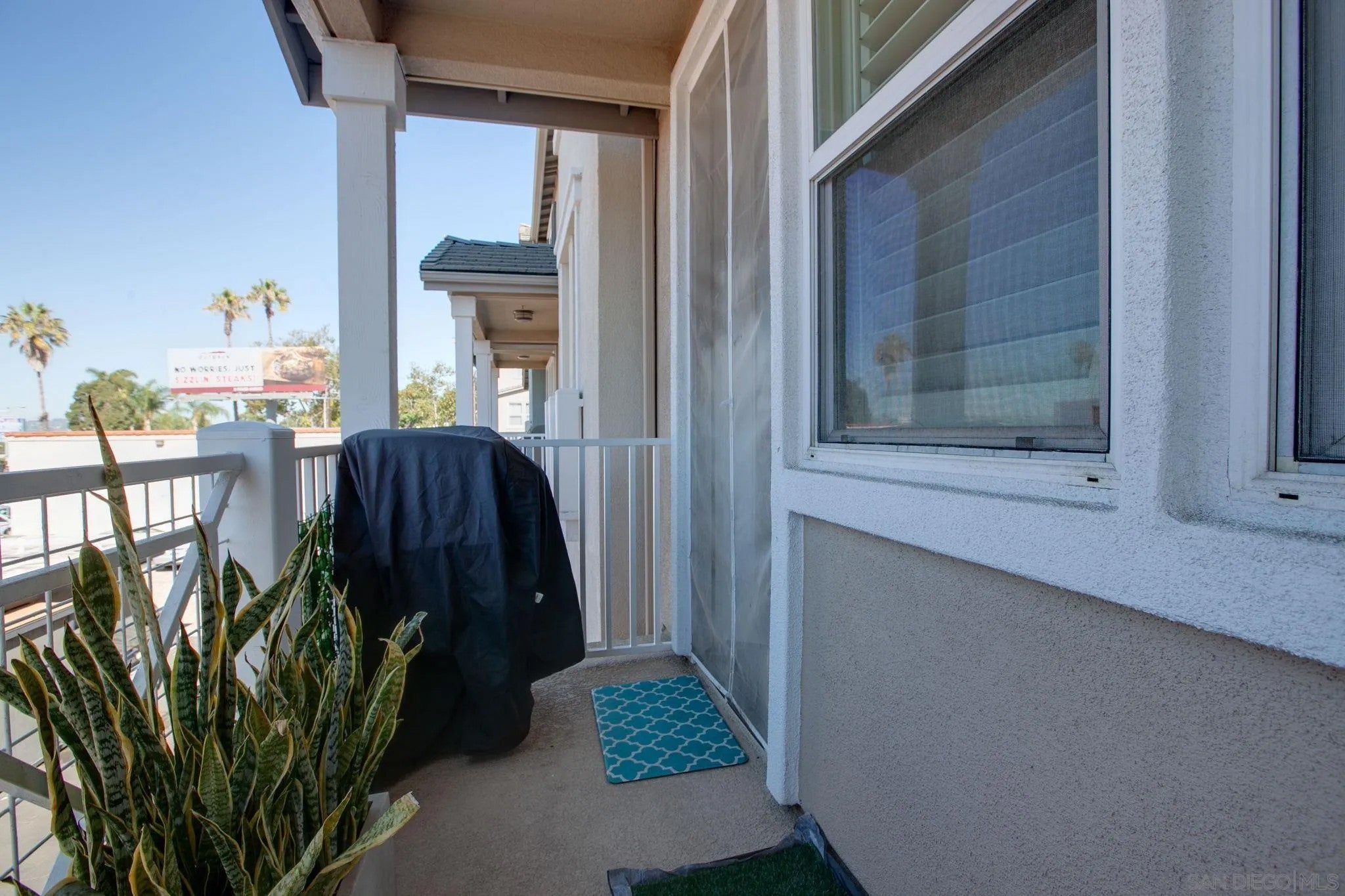 3030 Beachwood Bluff