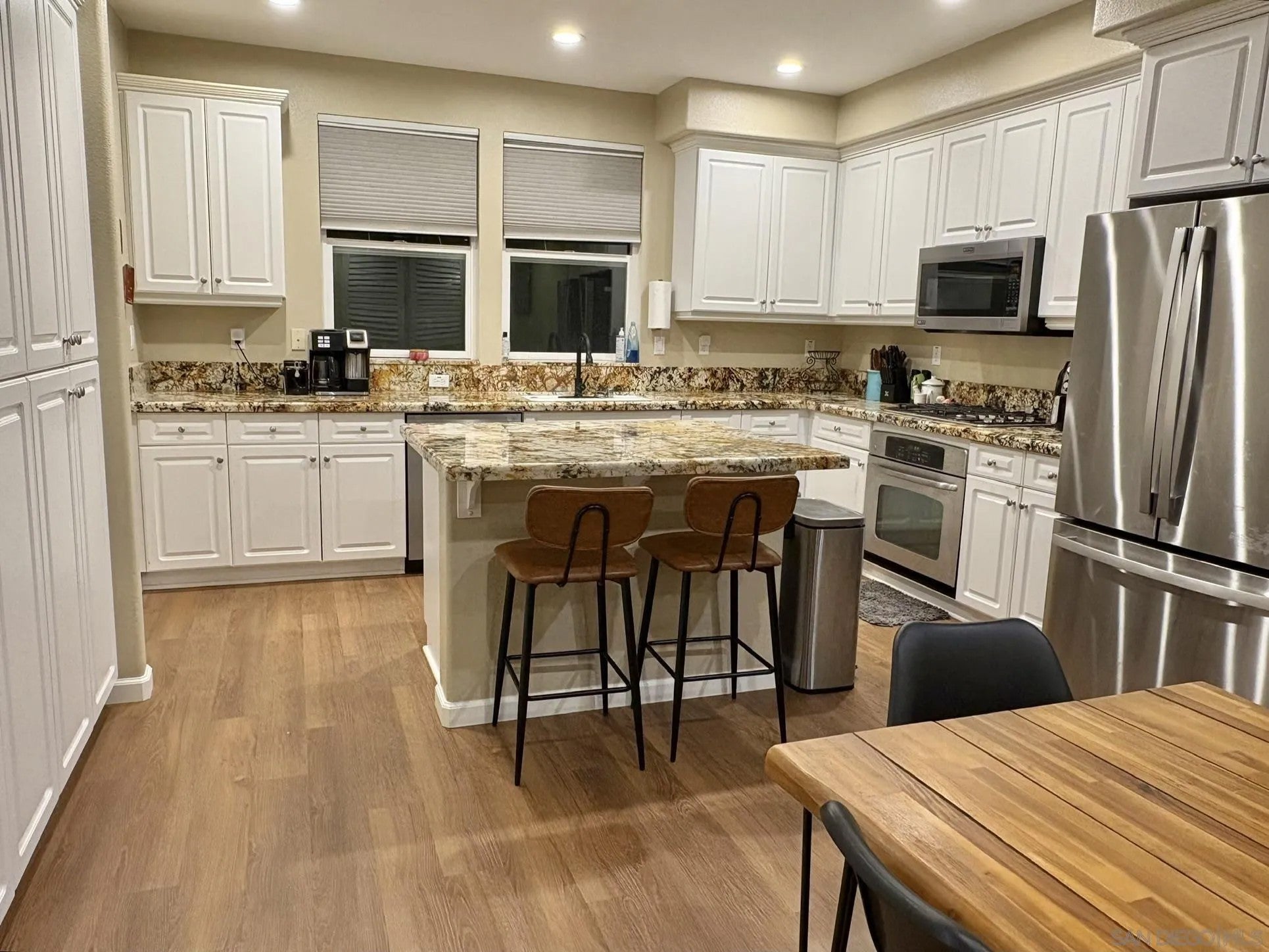 3030 Beachwood Bluff