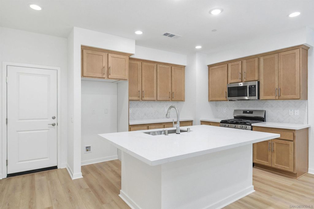 Photo of 32336 Brunello Way, Temecula, CA 92591 (MLS # 250045845)