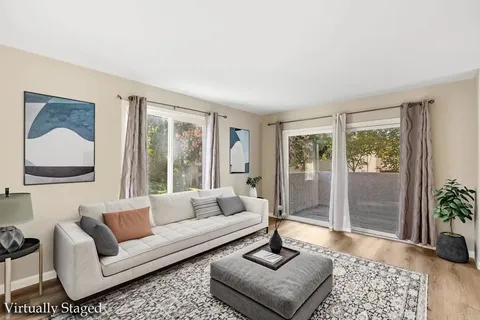 8448 Via Sonoma Unit 100, La Jolla, CA 92037 - #: PTP2600573