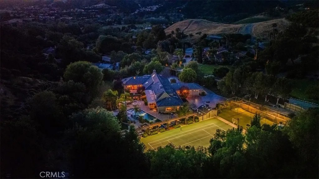 6775 Avila Valley Drive