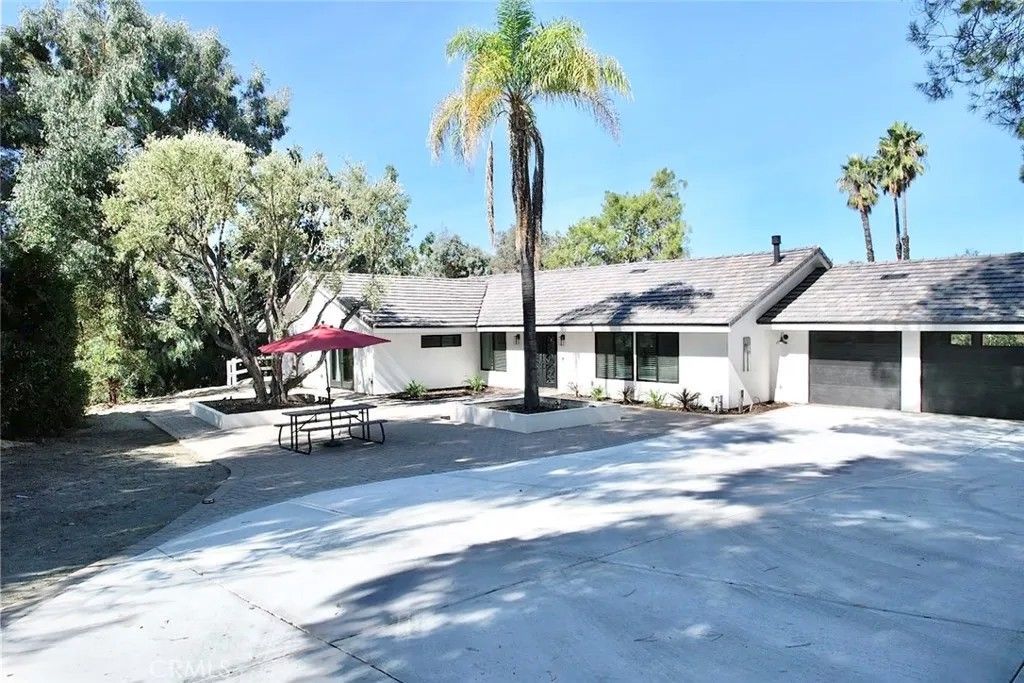 Photo of 30151 Via Arboleda, Temecula, CA 92591 (MLS # PW25237767)