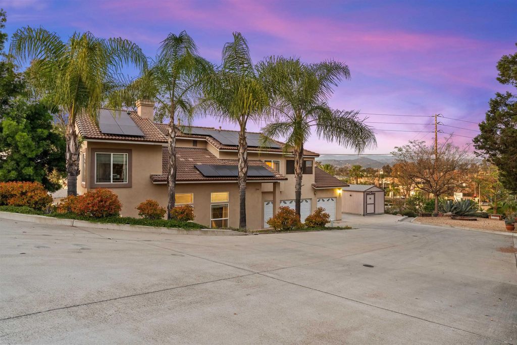 Photo of 200 N Upas St, Escondido, CA 92025 (MLS # 260008724)