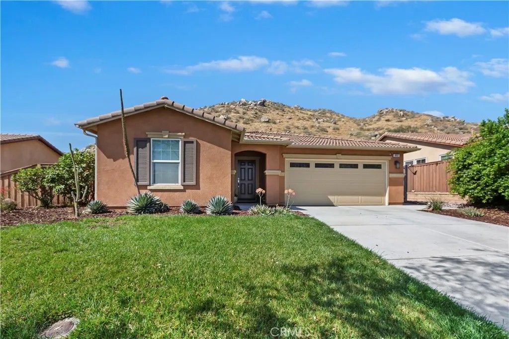 Photo of 852 Yukon Dr, San Jacinto, CA 92582 (MLS # CV26055566)