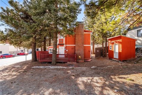 Photo of 2442 Hunsaker Dr, Running Springs, CA 92382 (MLS # CV25281279)