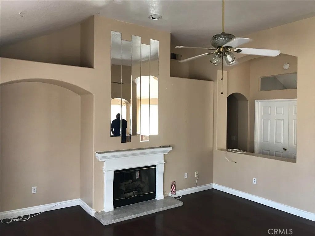 Photo of 1338 Avenida Floribunda, San Jacinto, CA 92583 (MLS # SW26227321)