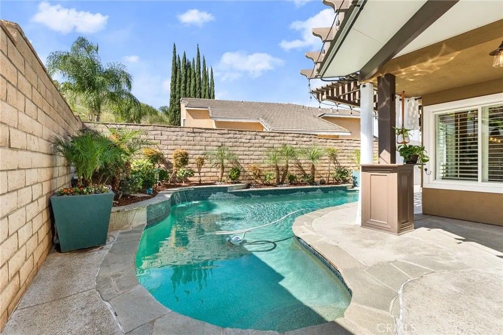 Photo of 16825 Winterbrook Cir, Riverside, CA 92503 (MLS # IV26047326)