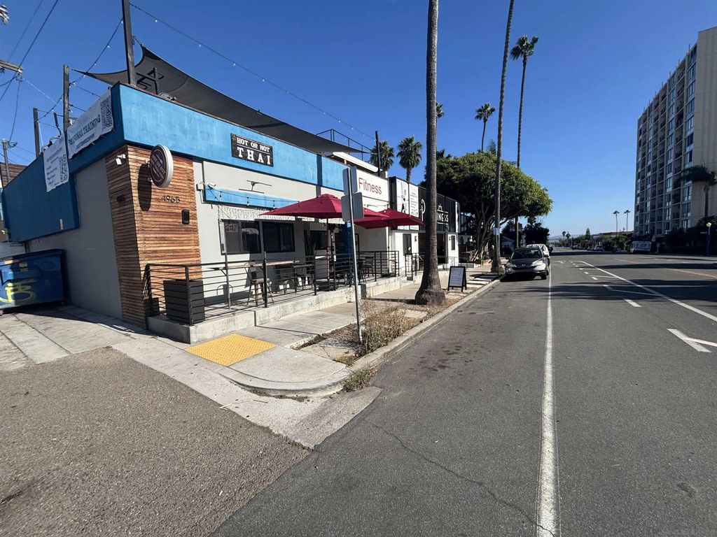 Photo of 4955-65 Cass Street, San Diego, CA 92109 (MLS # 250040635)