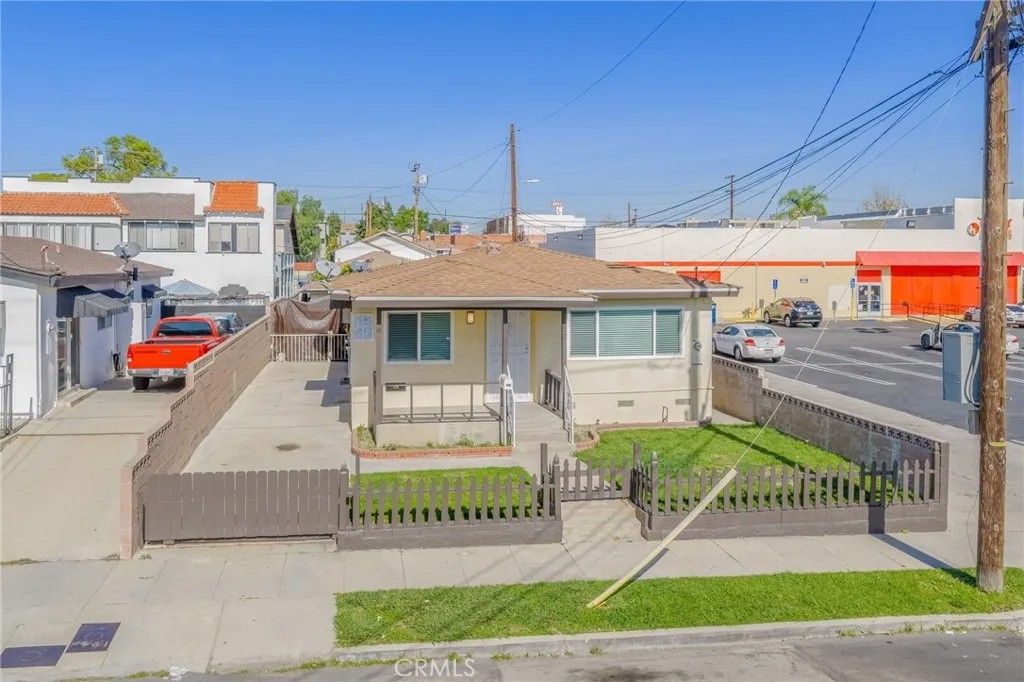 Photo of 524 W 2nd Street, San Pedro, CA 90731 (MLS # SB26024232)