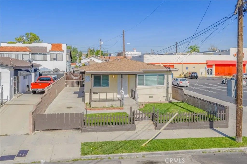 Photo of 524 W 2nd Street, San Pedro, CA 90731 (MLS # SB26024232)