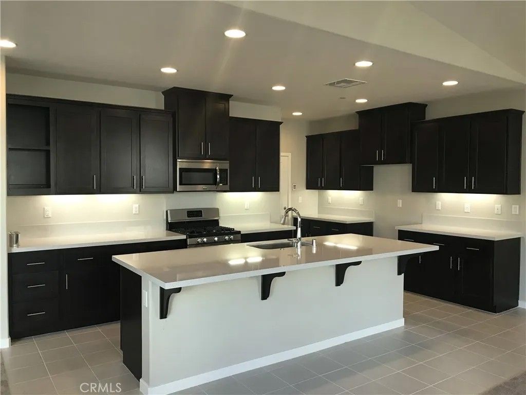 Photo of 39656 Strada Gabrille, Lake Elsinore, CA 92532 (MLS # SW26049623)