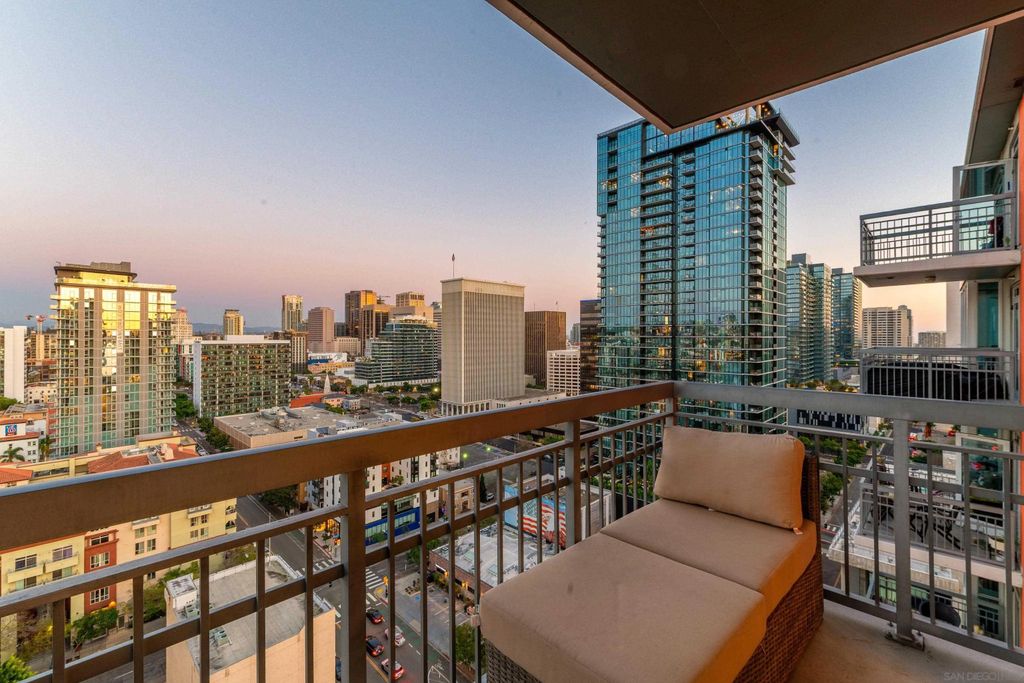Photo of 300 W W Beech St #1908, San Diego, CA 92101 (MLS # 260005349)