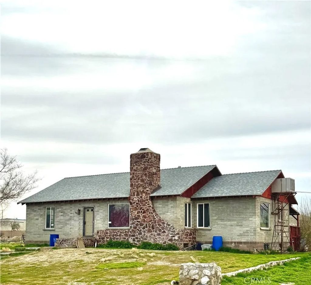 Photo of 19859 Anahola Road, Helendale, CA 92342 (MLS # HD26017189)