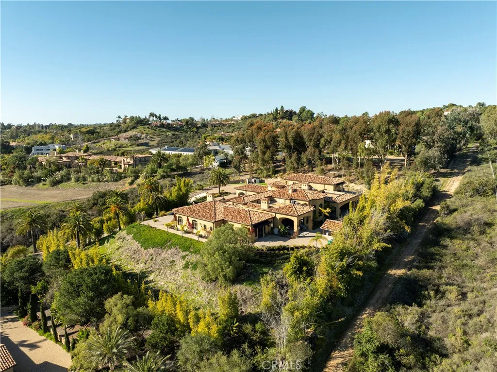 6884 Poco Lago