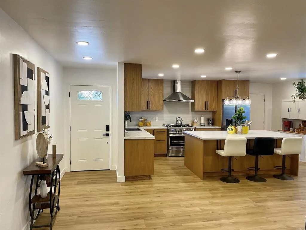 12401 Metate Lane