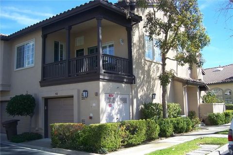 Photo of 10 Tierra Plano, Rancho Santa Margarita, CA 92688 (MLS # OC26048829)