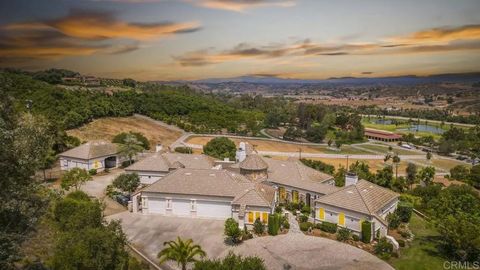 30002 Via Maria Elena Bonsall CA 92003