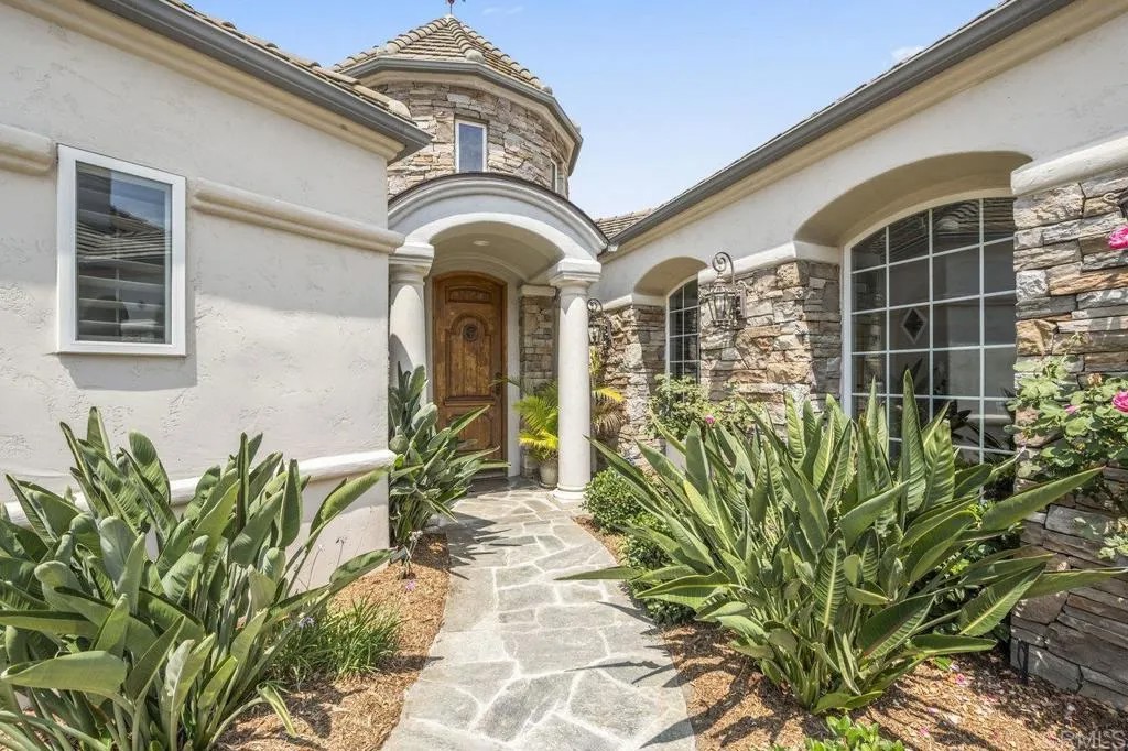 30002 Via Maria Elena