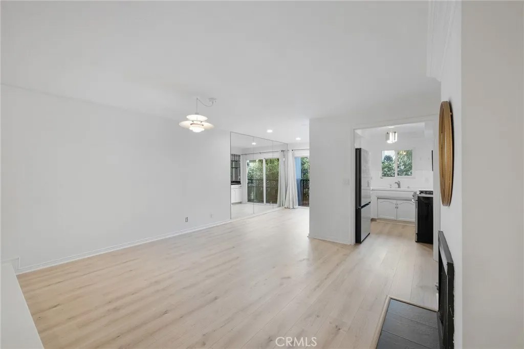 1355 N Sierra Bonita 208