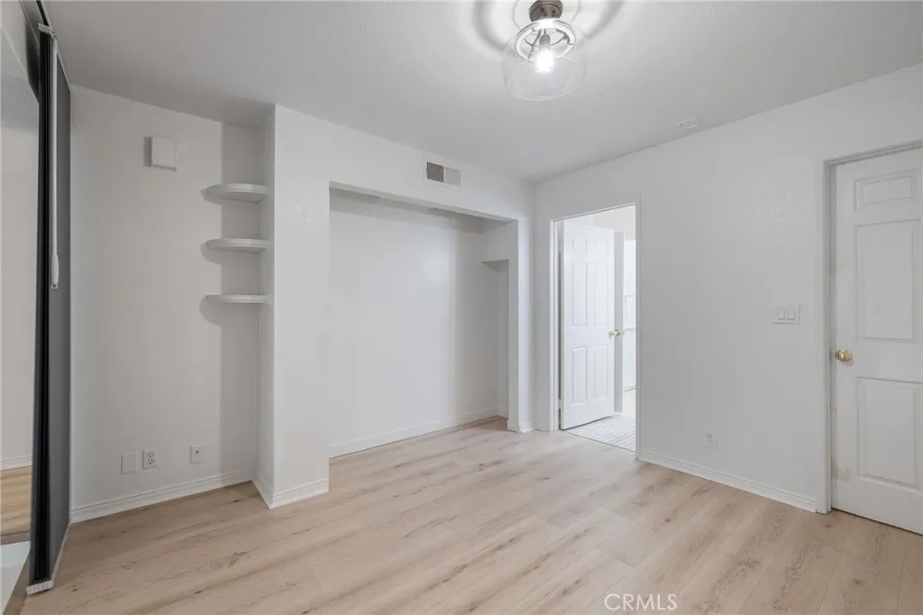 1355 N Sierra Bonita 208