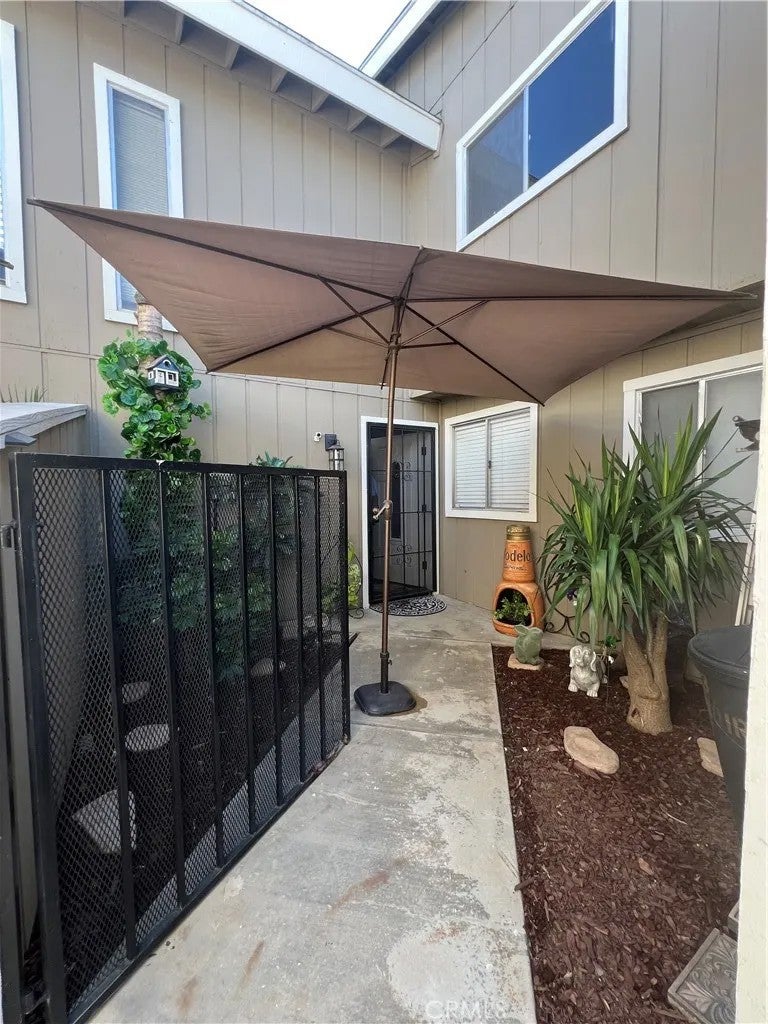 2393 S Reservoir