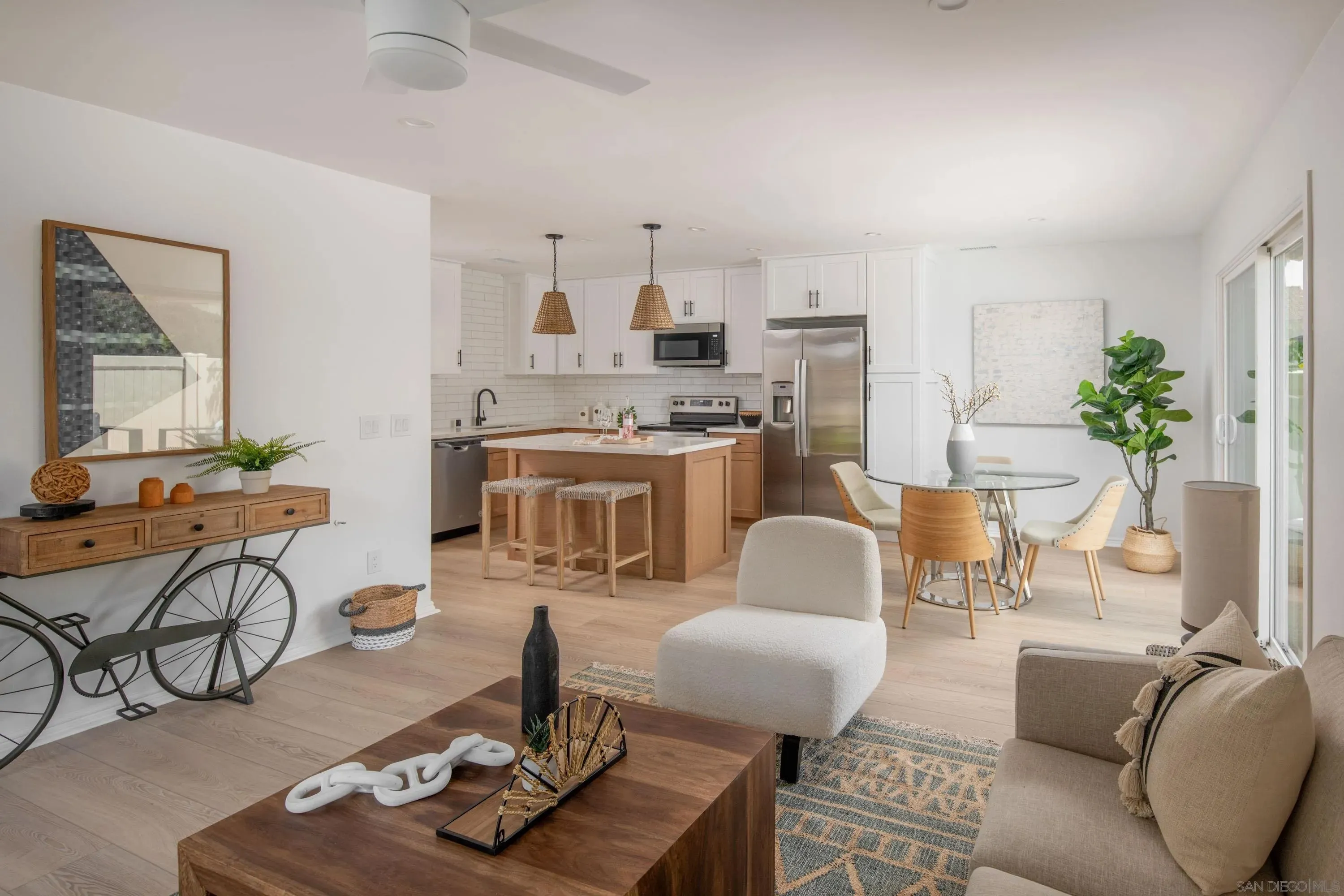 Encinitas, California 92024, United States, 3 Bedrooms Bedrooms, ,2 BathroomsBathrooms,Residential,Active,233610