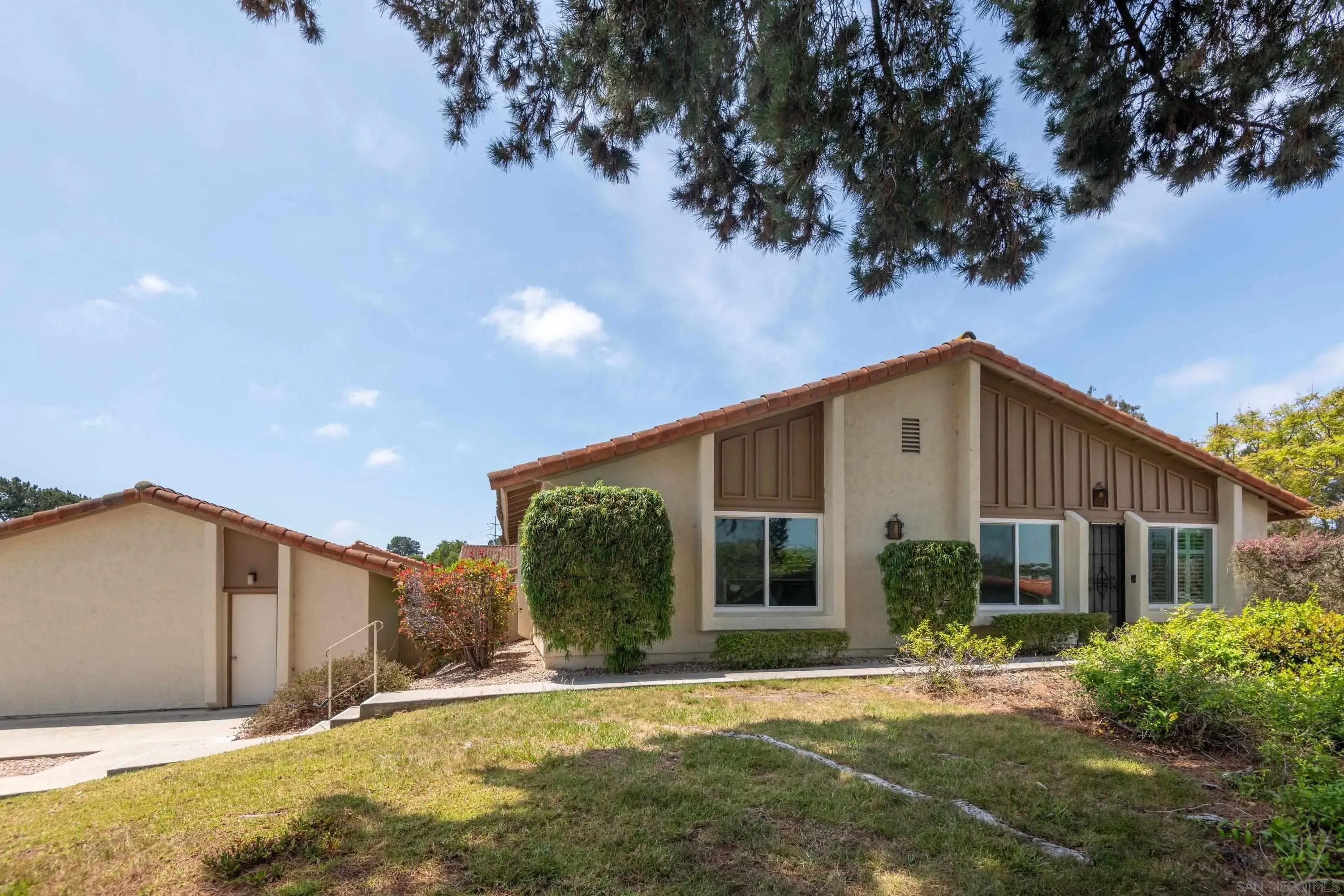 Encinitas, California 92024, United States, 3 Bedrooms Bedrooms, ,2 BathroomsBathrooms,Residential,Active,233610