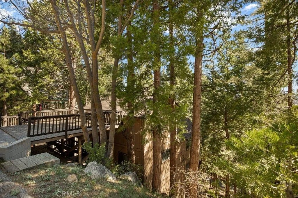 Photo of 279 Old Toll, Lake Arrowhead, CA 92317 (MLS # IG26067139)