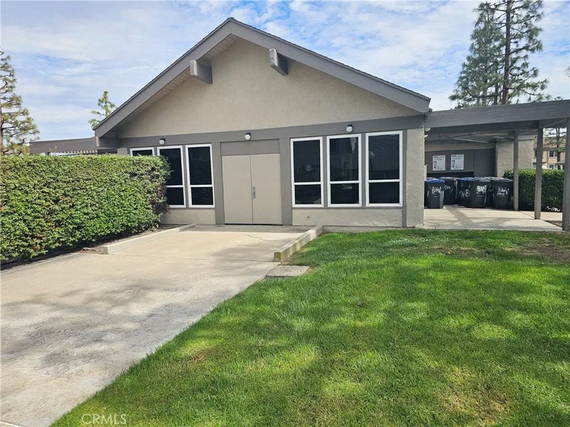 2990 Bradford D