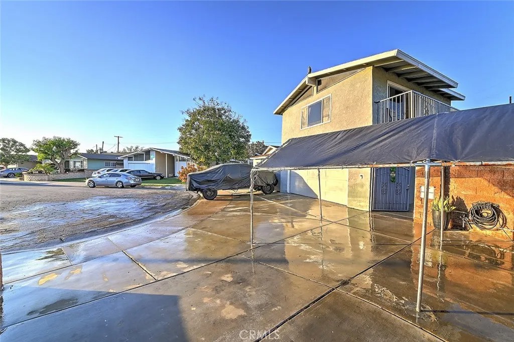 8297 E Carburton