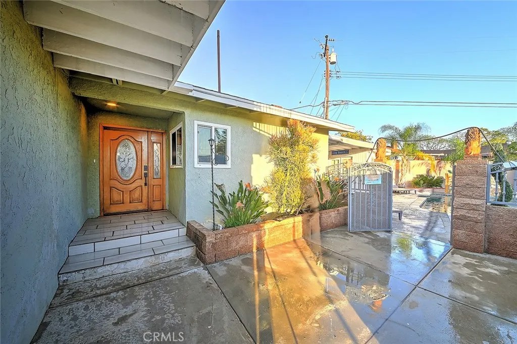 8297 E Carburton