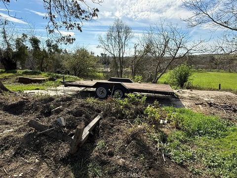 10517 Olive Oakdale CA 95361