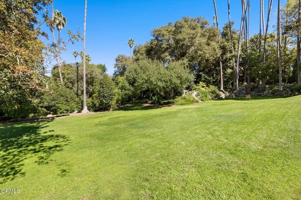 Photo of 262 S San Rafael Avenue, Pasadena, CA 91105 (MLS # P1-25399)