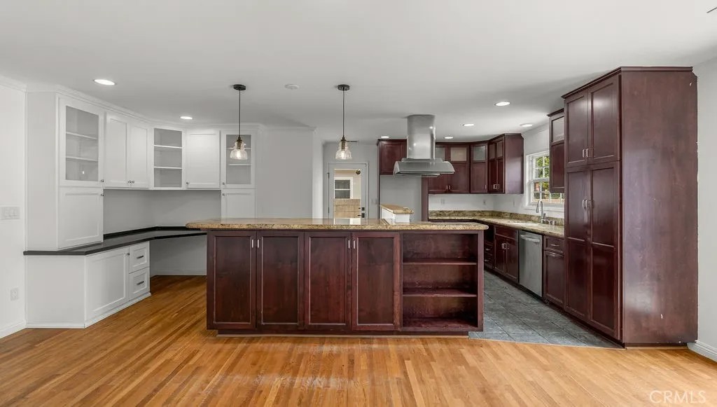 5451 E Daggett