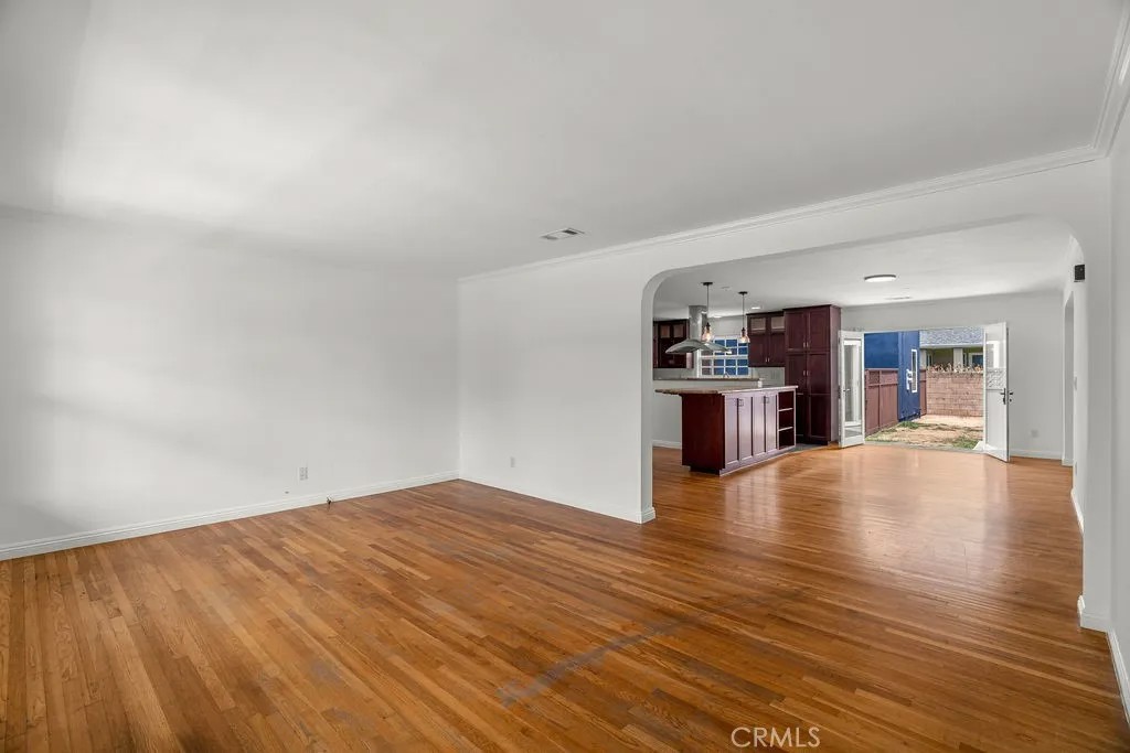 5451 E Daggett