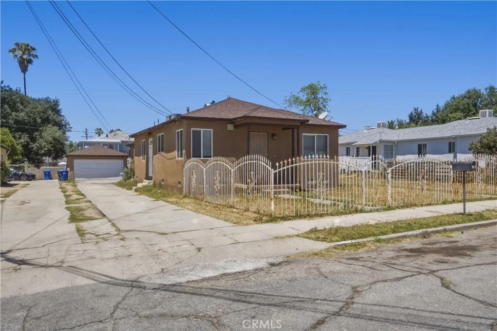 1544 Genvieve Street