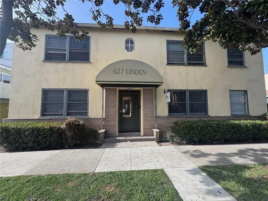Photo of 627 Linden Avenue, Long Beach, CA 90802 (MLS # OC26010608)