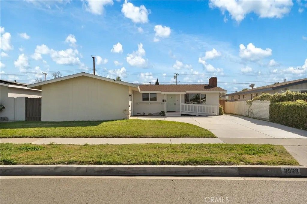Photo of 2022 W Spruce Ave, Orange, CA 92868 (MLS # OC26023877)