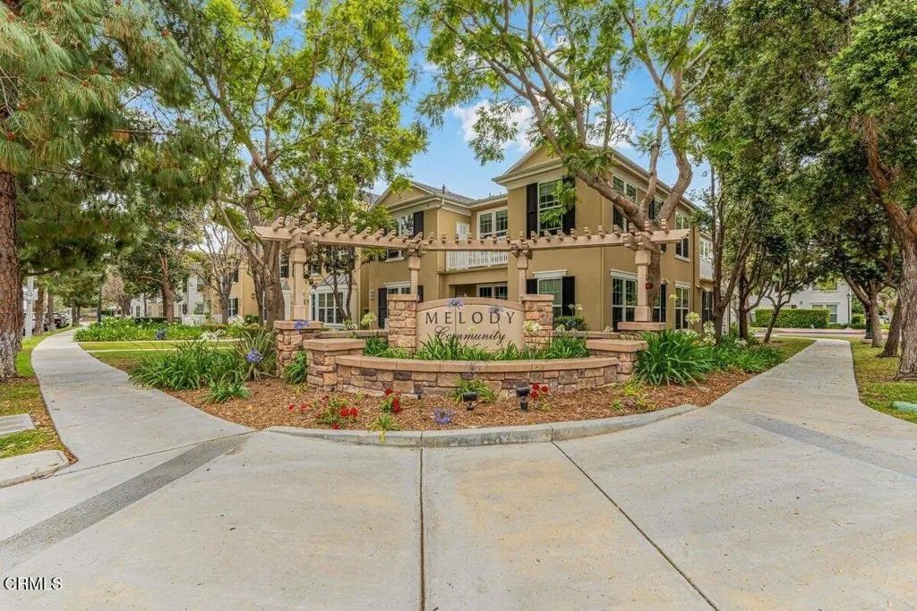 Photo of 990 Holiday Avenue, Ventura, CA 93003 (MLS # V1-36884)
