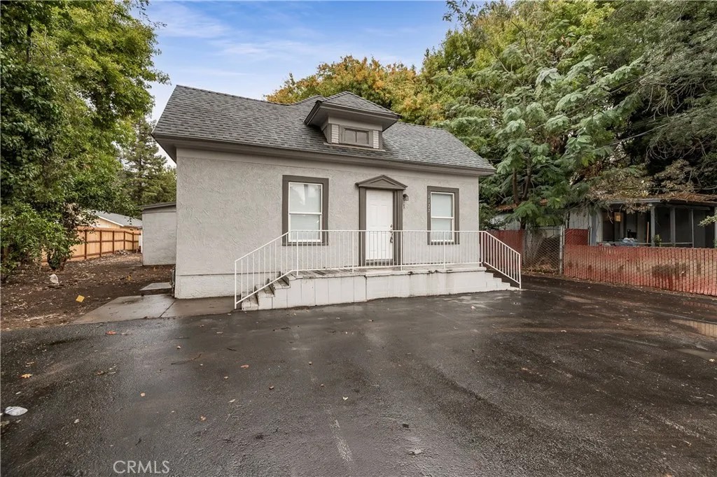 1122 Stewart Avenue