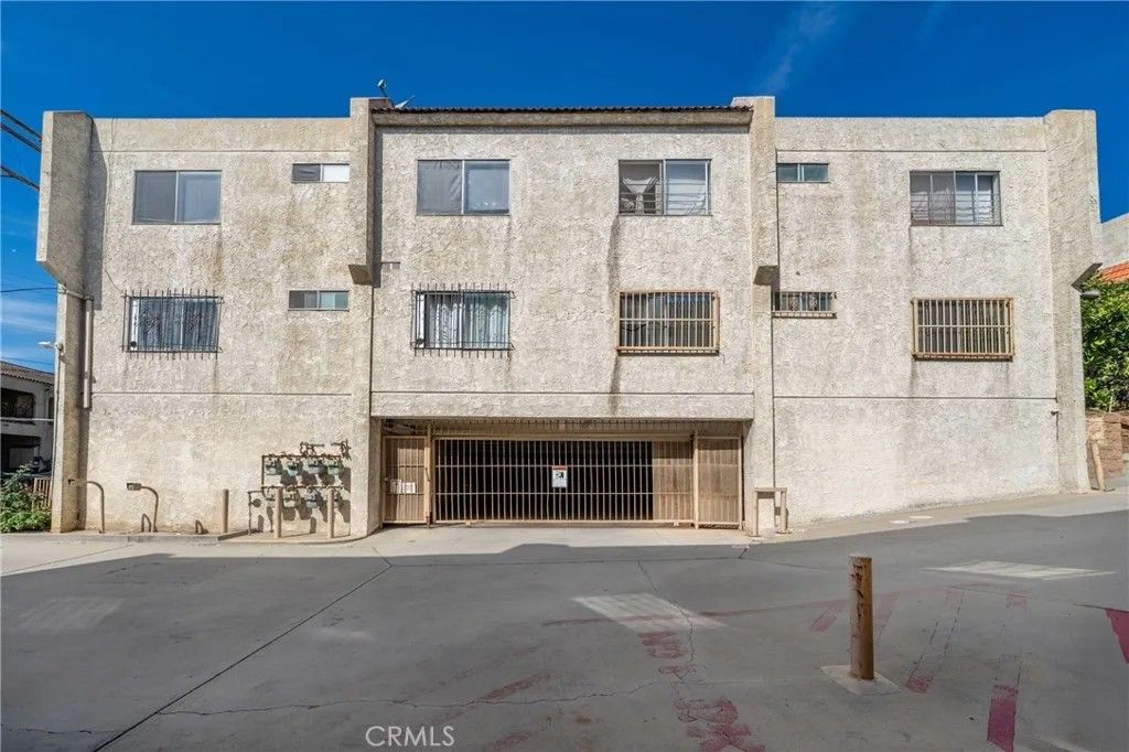 Photo of 911 New Depot Street, Los Angeles, CA 90012 (MLS # WS26049203)