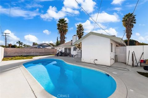 Tiny photo for 640 Vista De Loma, Hemet, CA 92543 (MLS # CV25273032)