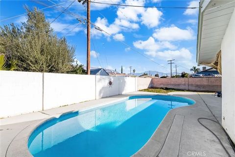 Tiny photo for 640 Vista De Loma, Hemet, CA 92543 (MLS # CV25273032)