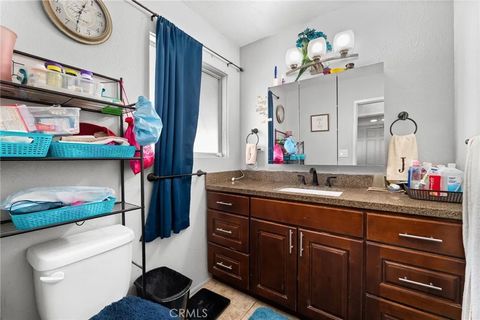 Tiny photo for 640 Vista De Loma, Hemet, CA 92543 (MLS # CV25273032)