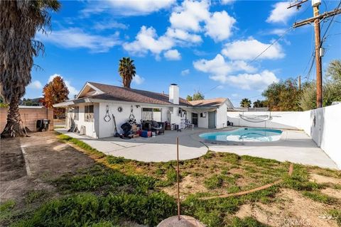 Tiny photo for 640 Vista De Loma, Hemet, CA 92543 (MLS # CV25273032)