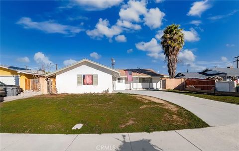 Tiny photo for 640 Vista De Loma, Hemet, CA 92543 (MLS # CV25273032)